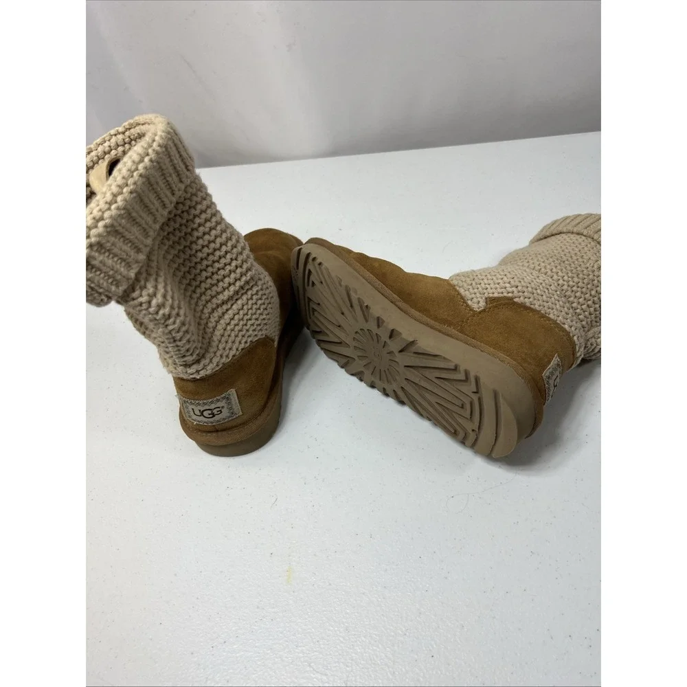 UGGs Tan Upper Knit Sweater Foldover‎ Cuff Size 5